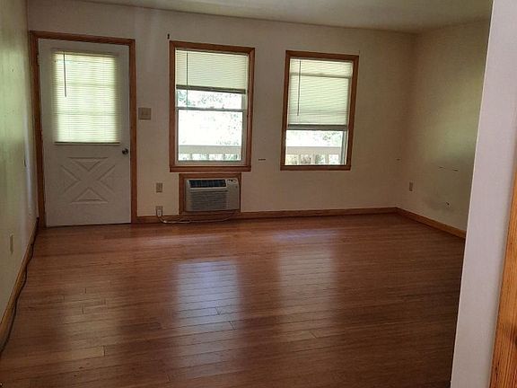 2nd image of 1339 Savannah Dr APT 7
