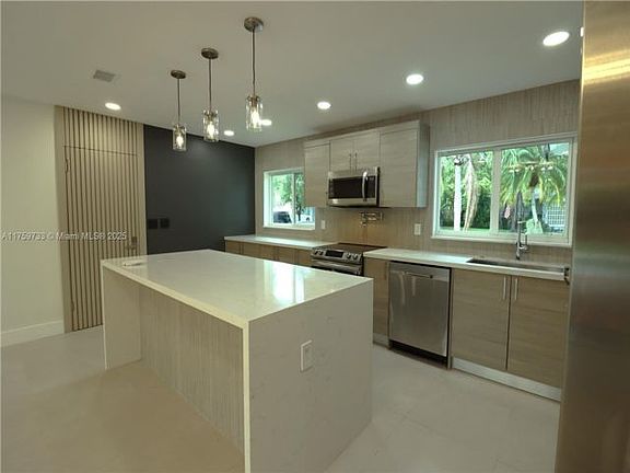 5th image of 15320 SW 84th Ave