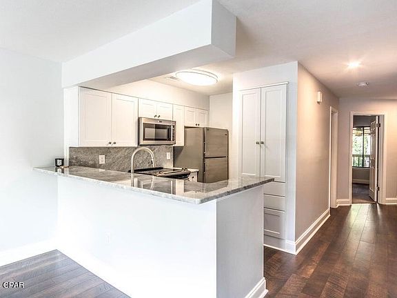 3rd image of 112 Westlake Ct #112