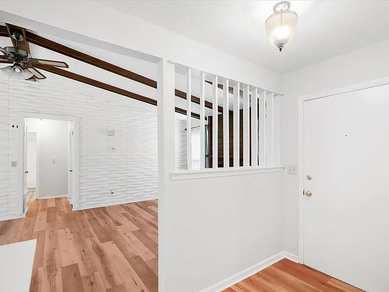 1607 Burnley Dr — Photo 10