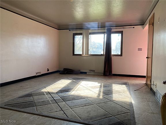 5th image of 18704 Flamingo Ave