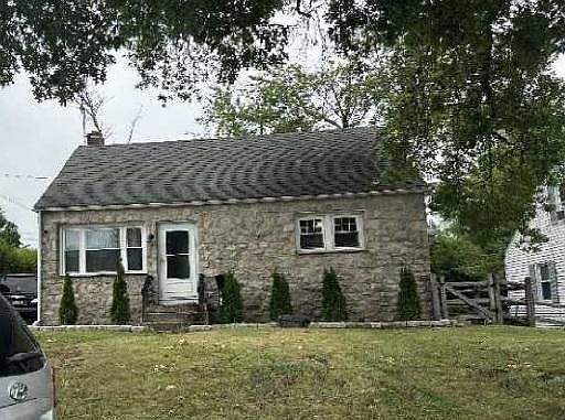 1st image of 1077 N Warren