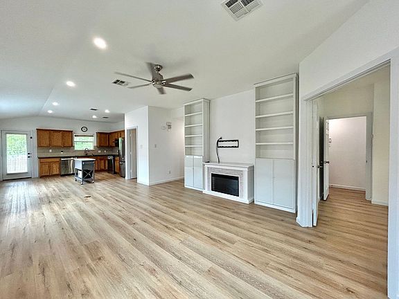 5th image of 413 Grey Feather Ct