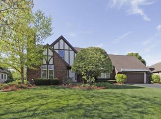 705 Newcastle Ln, Prospect Heights, IL