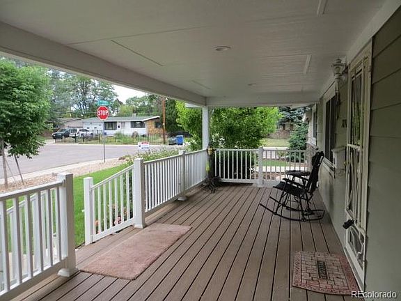 3rd image of 7898 Applewood Ln