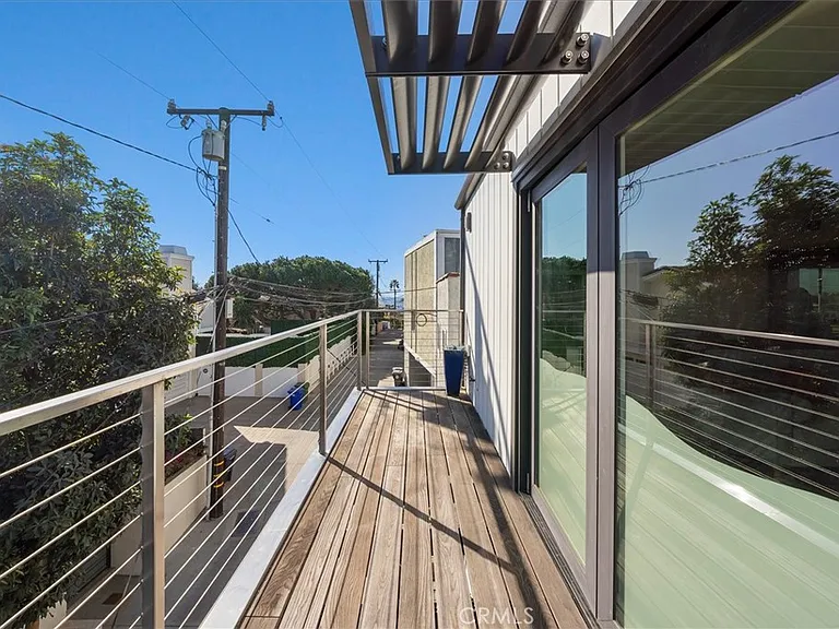 760 Manhattan Beach Blvd #B — Photo 24