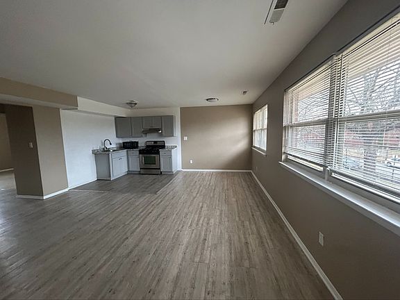 5th image of 3916-21 Maine Ave #B22