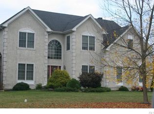 4198 Rexford Dr, Bethlehem, PA