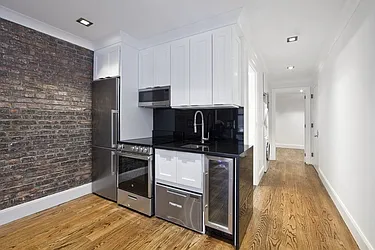 Rented by R New York
