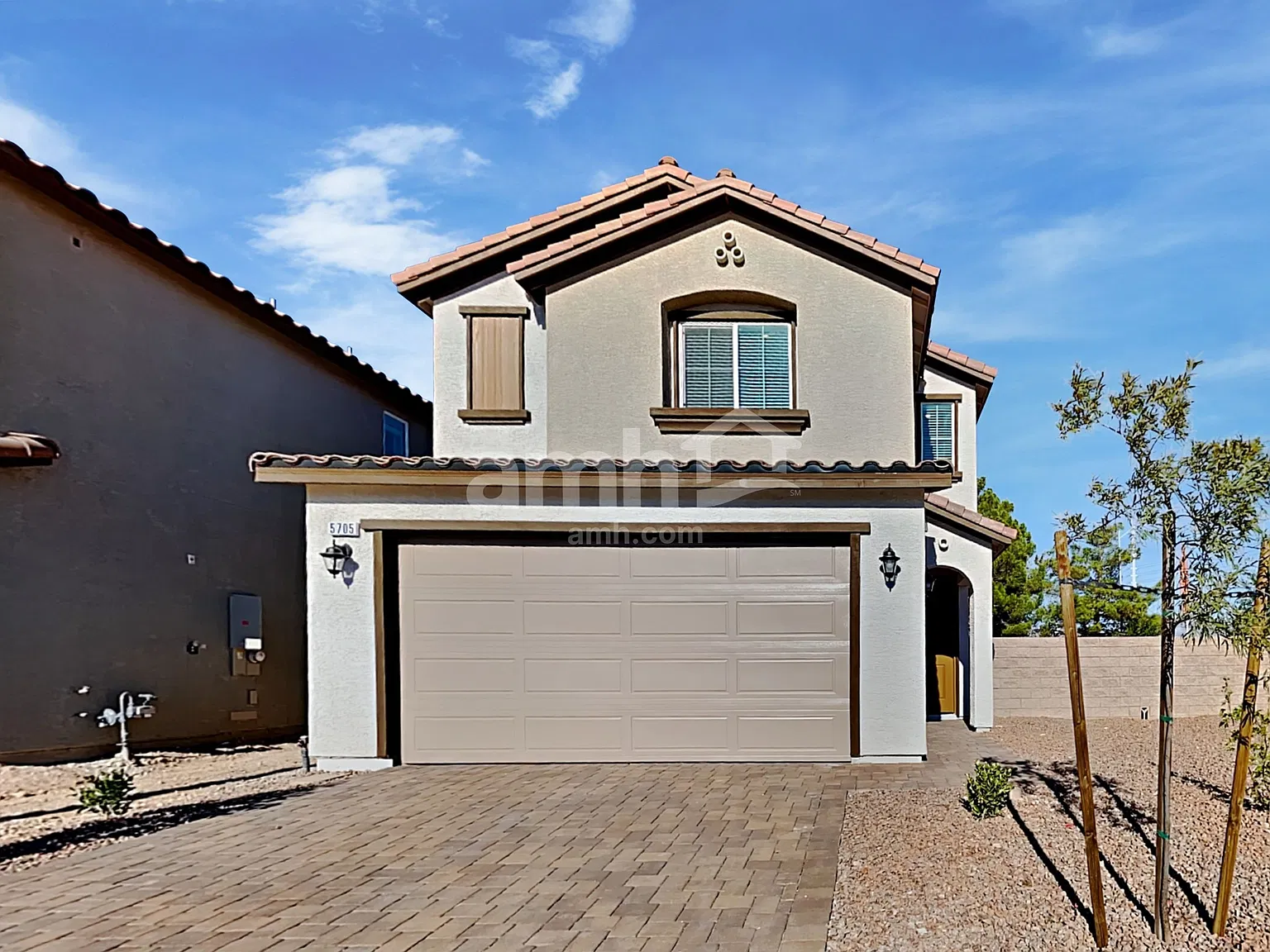 3 bed, 2.5 bath, 2040 sqft, $2,610 — Photo 1