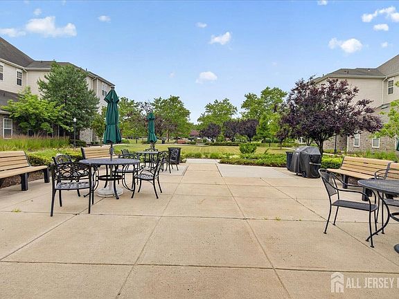 5th image of 100 Middlesex Blvd APT 314