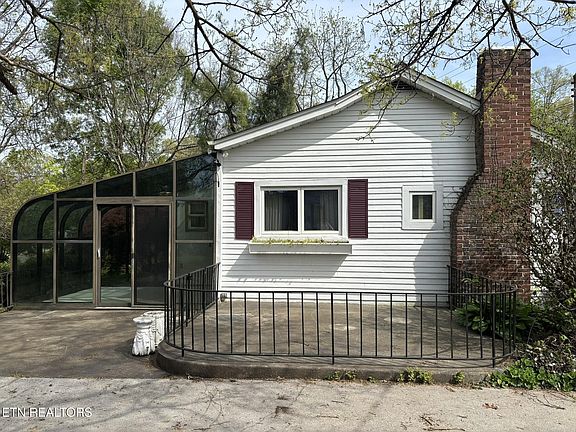 4th image of 6117 Thorn Grove Pike