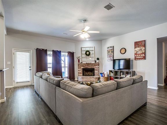 3rd image of 7102 Creekstone Dr