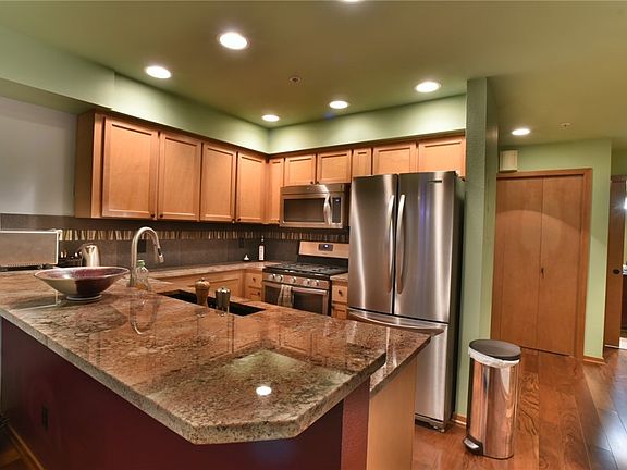 3rd image of 801 2nd Ave N Unit 202