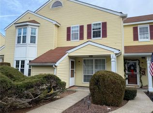 28 Candlestick Ct, Warwick, NY 10990