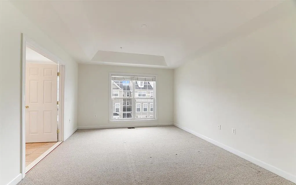 3 bed, 1620 sqft, $2,900 — Photo 3