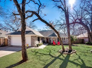 1124 Pine Ridge Dr, Azle, TX 76020