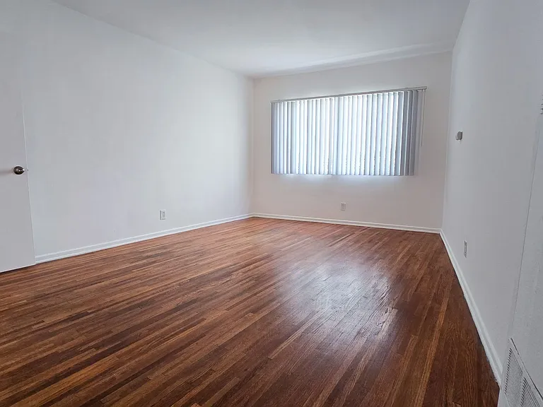 652 Veteran Ave — Photo 69