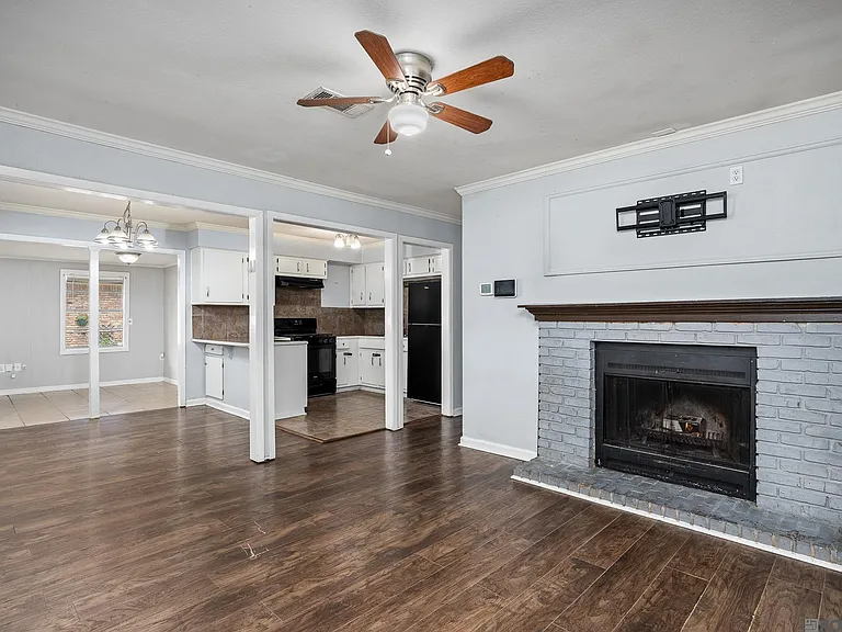 3661 Harrison St — Photo 12