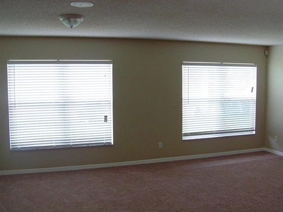 4th image of 3209 Amberley Park Cir