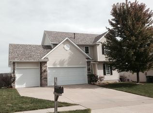 4015 122nd St, Urbandale, IA 50323