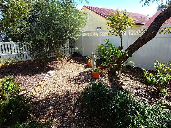 4th image of 11 Old Cottage Beach Dr
