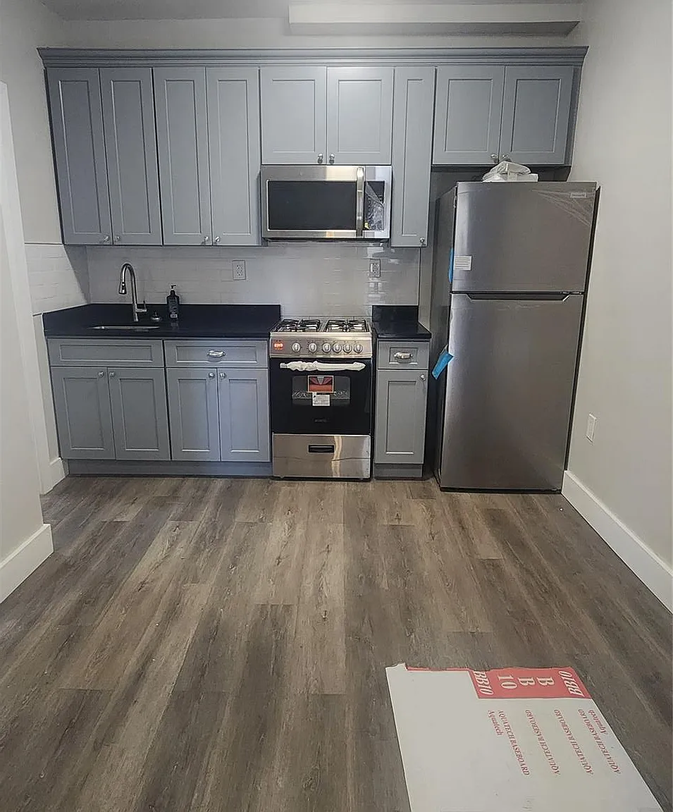 1 bed, 1.0 bath, 550 sqft, $2,734 — Photo 1
