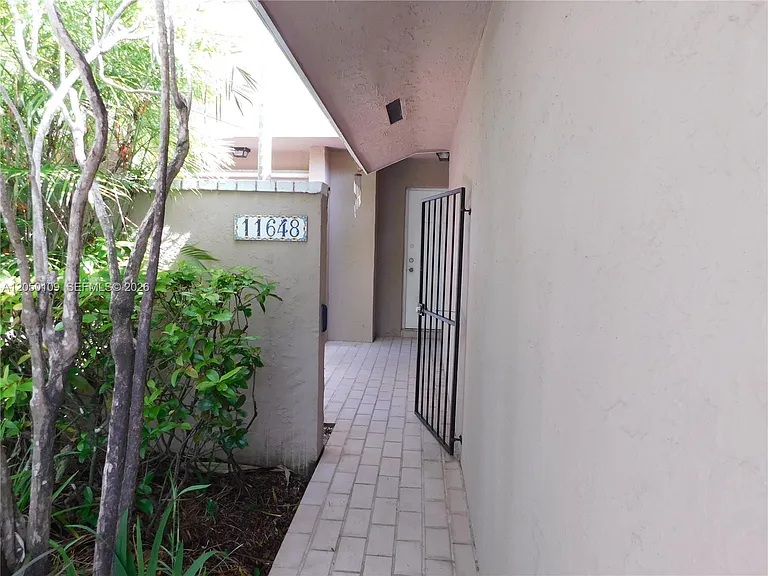 11648 SW 91st Ter #11648 — Photo 5