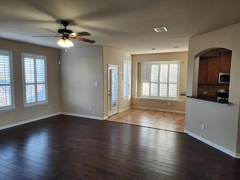 14028 Zippo Way — Photo 8