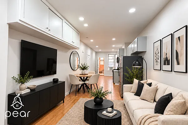 Living room, photo 1