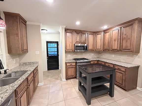 4th image of 4922 Amboy Rd