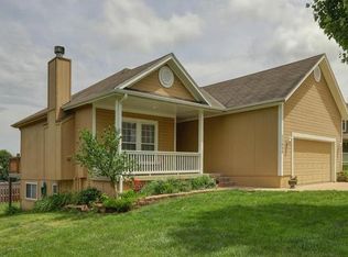 22656 S Washington Ave, Spring Hill, KS 66083