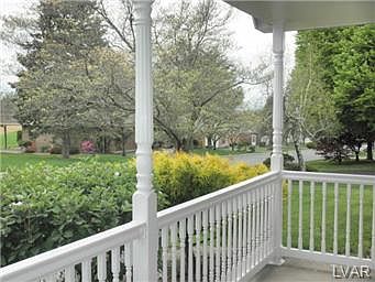 3rd image of 104 Oak Ln