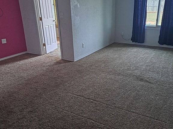 3rd image of 1405 Concord Ln