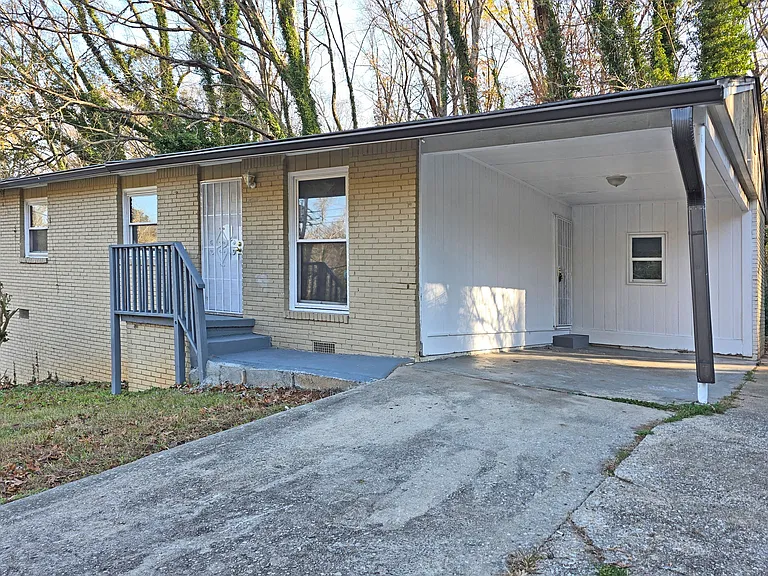 2332 Baywood Dr SE — Photo 3