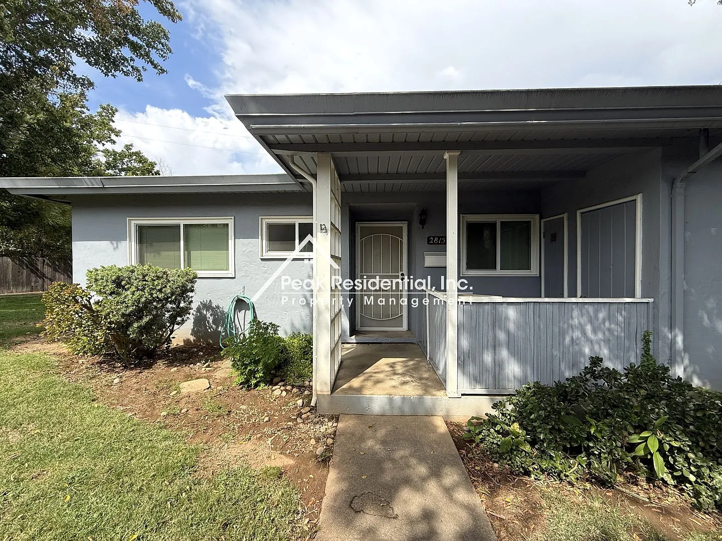 Charming 2bd/1ba Patio Home with Garage in Gated Community — Photo 3