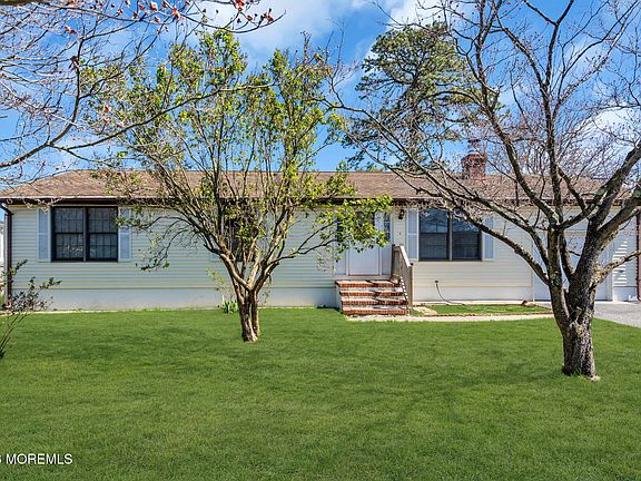 2nd image of 1333 Longboat Avenue