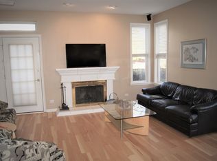 2200 Apple Hill Ln, Buffalo Grove, IL