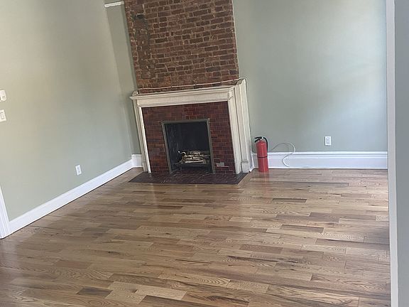 4th image of 308 Lewis Ave #2