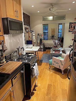 3rd image of 245 Mulberry St APT 5