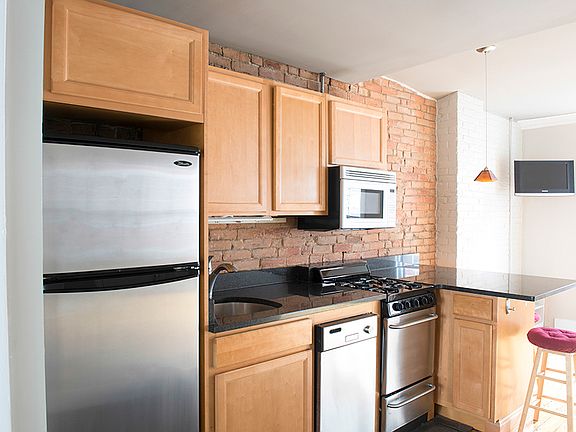 3rd image of 752 Tremont St #15