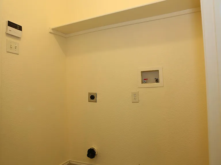 7305 Maplewood Dr — Photo 112