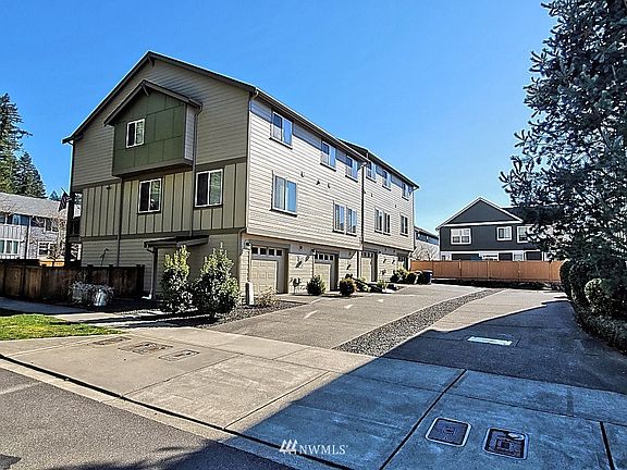 3rd image of 517 Oso Berry St NW Unit 101