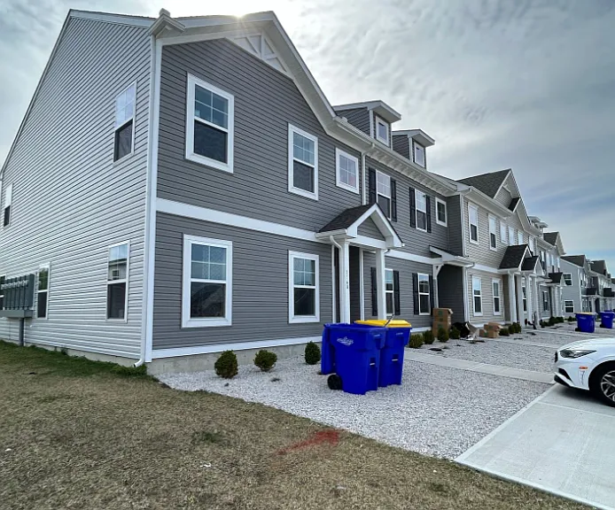 1166 Charlotte Ave — Photo 1