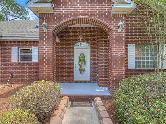 4th image of 1010 Woodlore Cir
