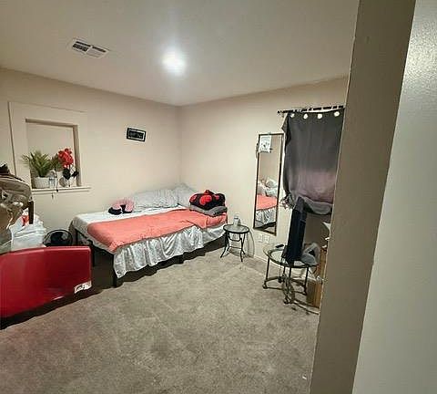 5th image of 804 SE 60th Ter