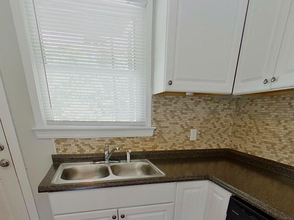 2nd image of 4931 N PEARL Street