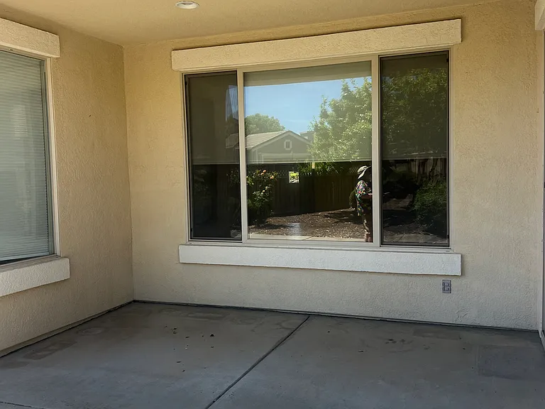1205 Shadow Glen Ln — Photo 34