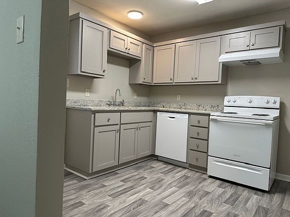 4th image of 1713 & 1715 Oneal St #1713