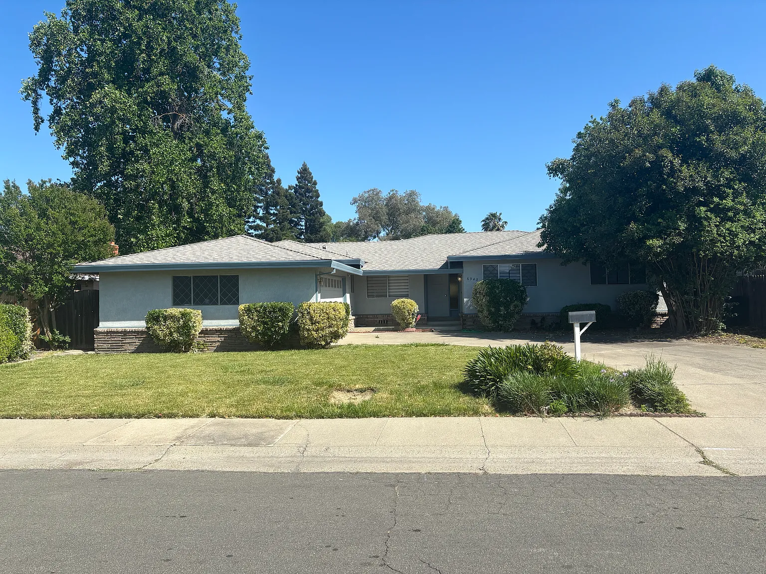 6943 Gallery Way photo 1